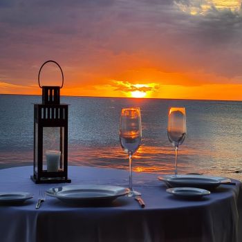 7 Restoran Romantis Terbaik Di Canggu Untuk Makan Malam Yang Tak