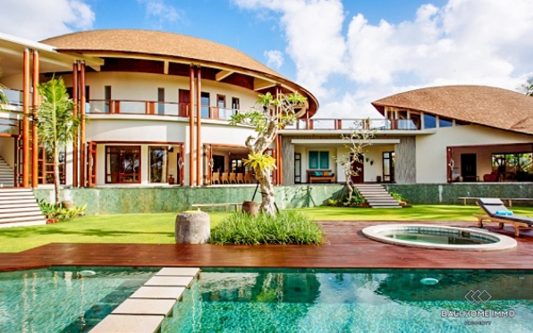 Spacious 5 Bedrooms Villa for monthly rentals in Bali Umalas