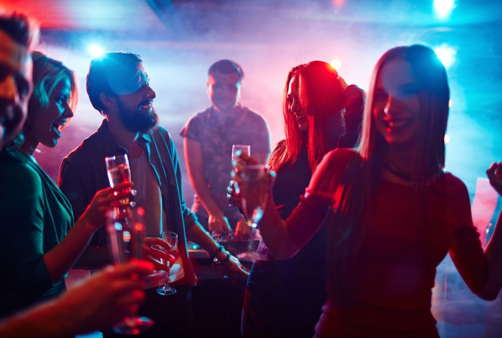 bali-home-immo-nightlife-in-oberoi-bali-best-bars-clubs-late-night-experiences