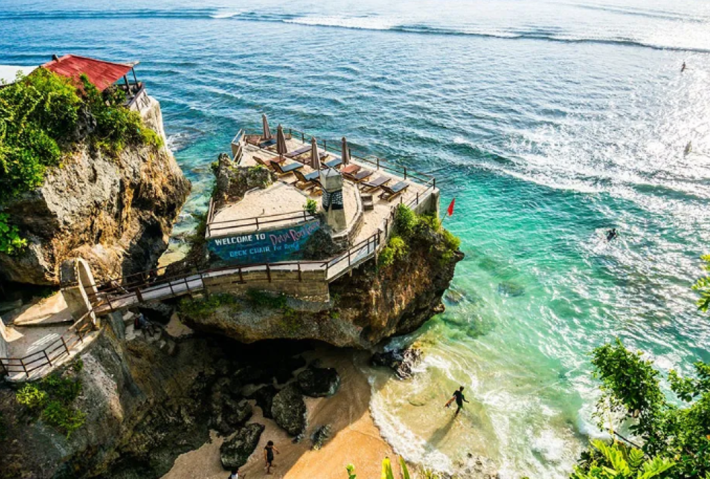 bali-home-immo-discover-uluwatu-beach-2026-travel-guide-tips