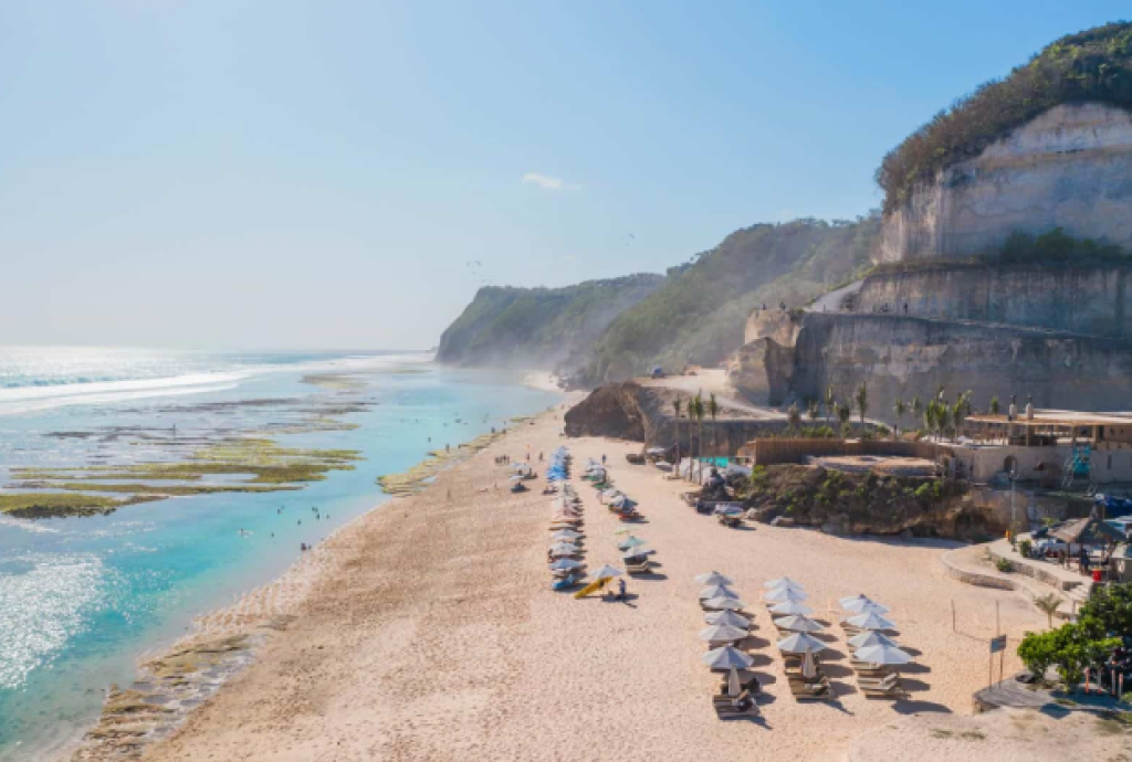bali-home-immo-decouvrez-melasti-beach-guide-et-conseils-de-voyage-2026