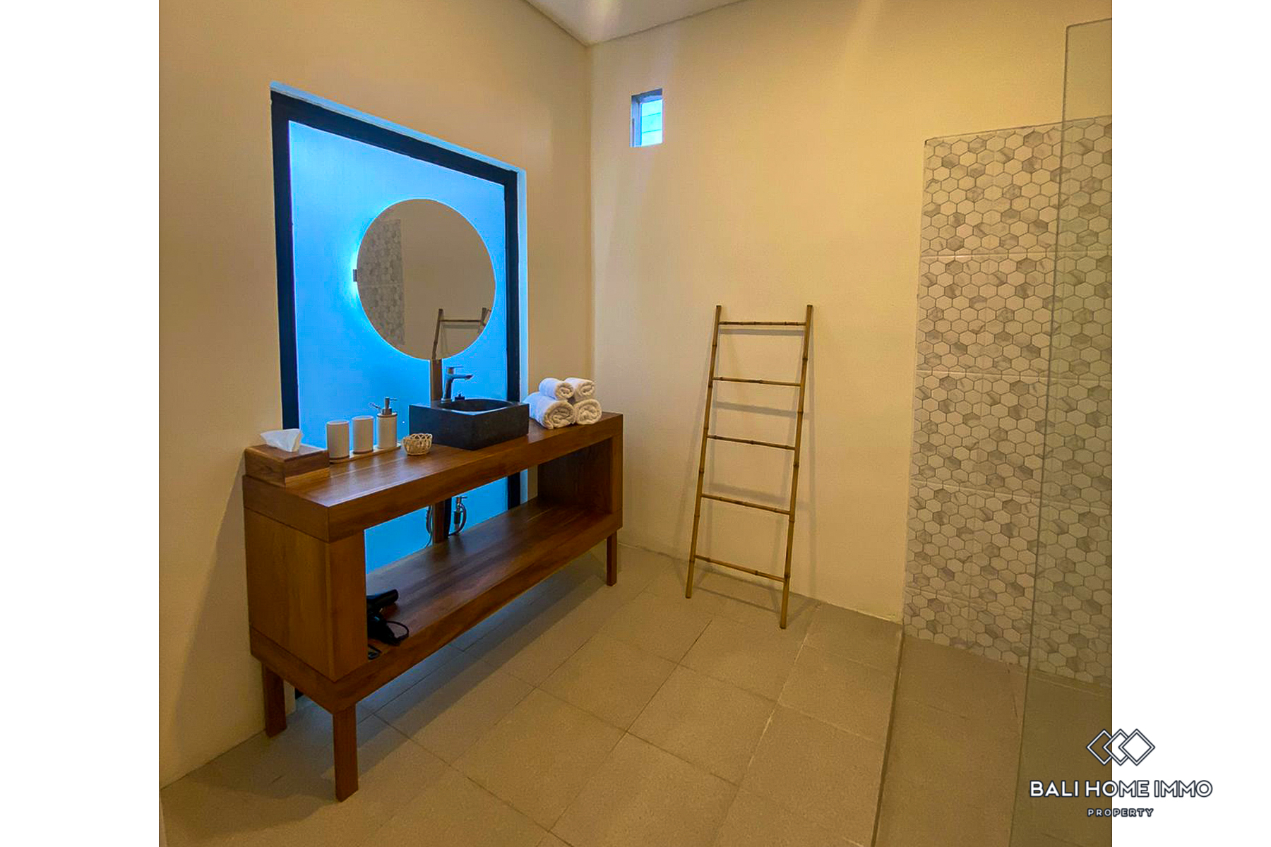 Townhouse 1 Kamar Diswakan Jangka Panjang di Buduk dekat Canggu Bali view 7