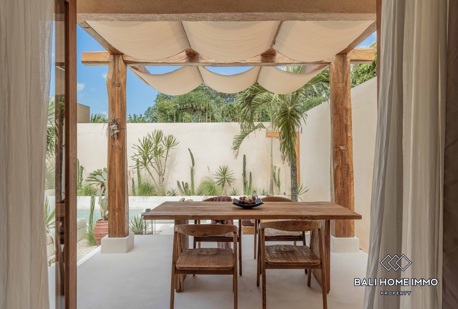 1 Bedroom Villa for Rent in Canggu Batu Bolong view 4