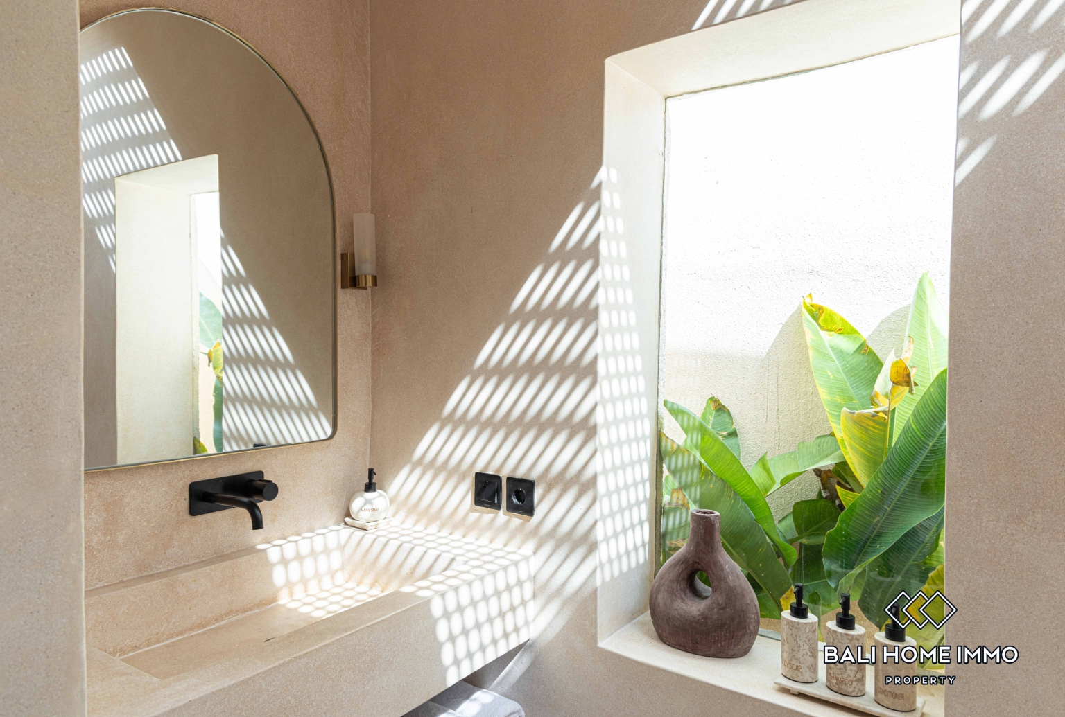 1 Bedroom Villa for Rent in Canggu Batu Bolong view 7