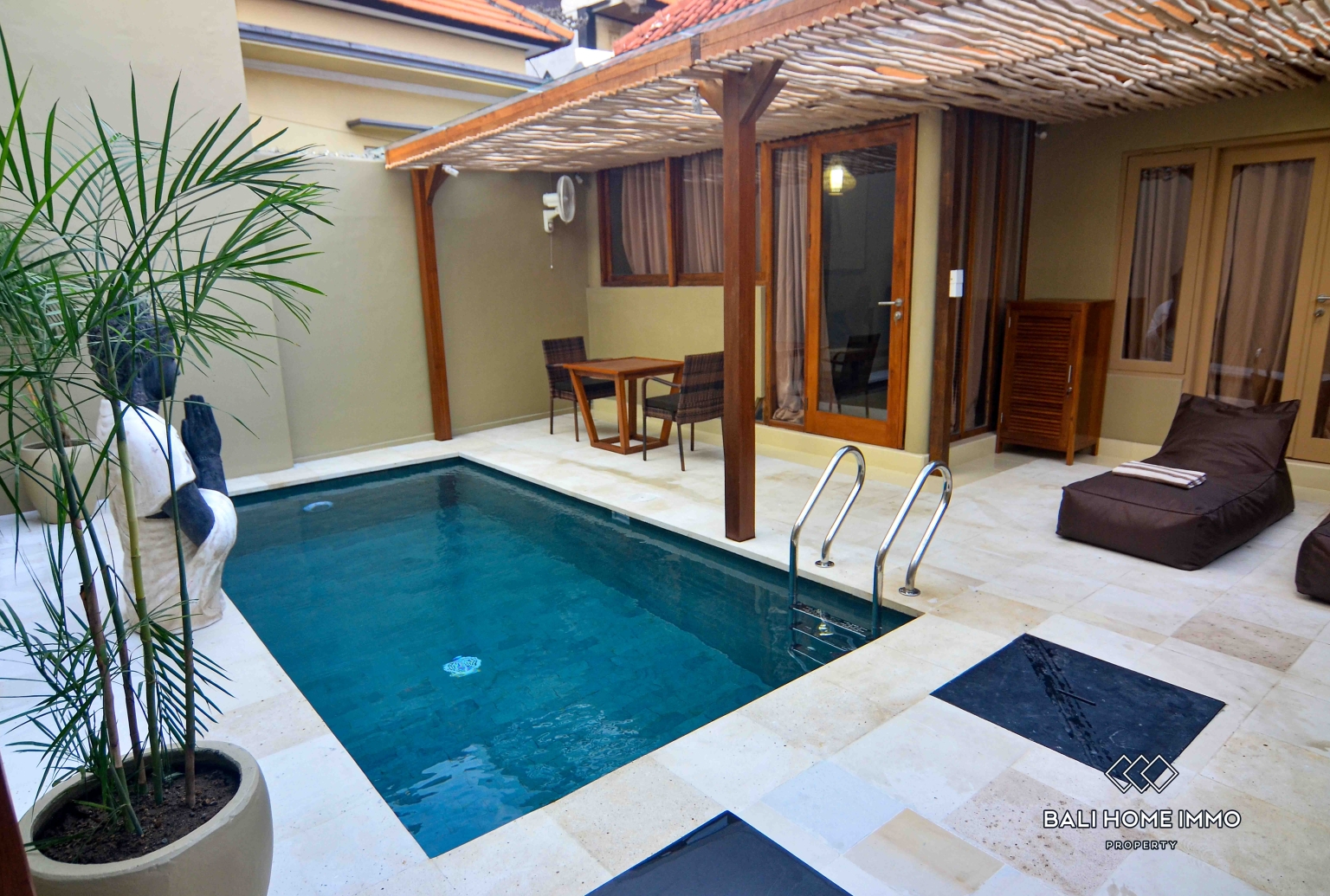 Vila 1 kamar dijual dengan status hak sewa dekat Pantai Double Six. view 11