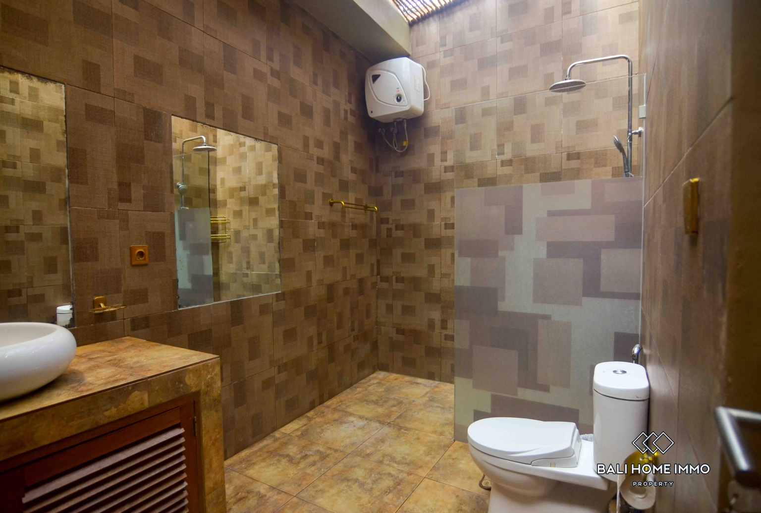 Vila 1 kamar dijual dengan status hak sewa dekat Pantai Double Six. view 9