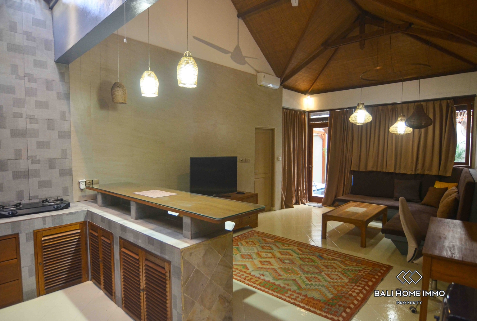 Vila 1 kamar dijual dengan status hak sewa dekat Pantai Double Six. view 4