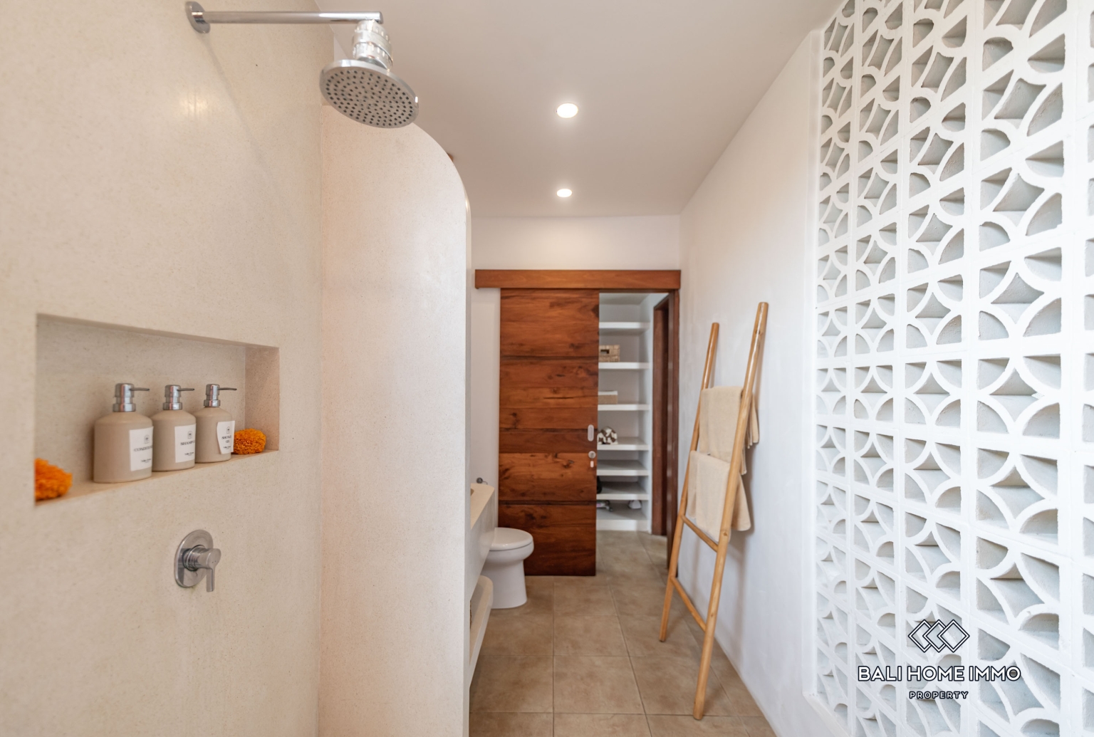 1 Bedroom Villa with Rooftop for sale in Tiying Tutul Pererenan view 17
