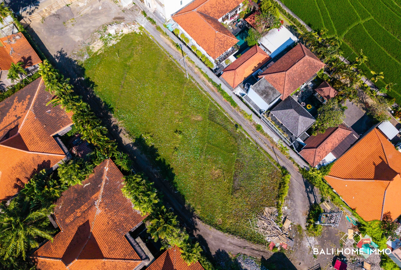 Tanah Pinggir Jalan Seluas 1000 m² untuk Dijual dengan Hak Sewa di Berawa, Bali view 4