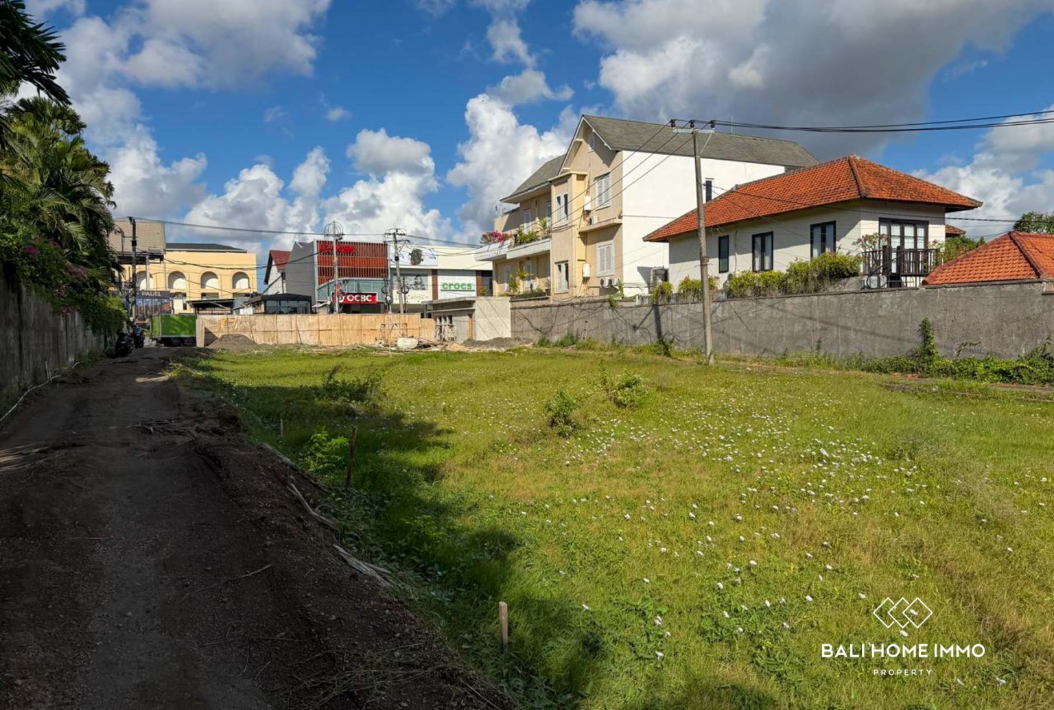 Tanah Pinggir Jalan Seluas 1000 m² untuk Dijual dengan Hak Sewa di Berawa, Bali view 8