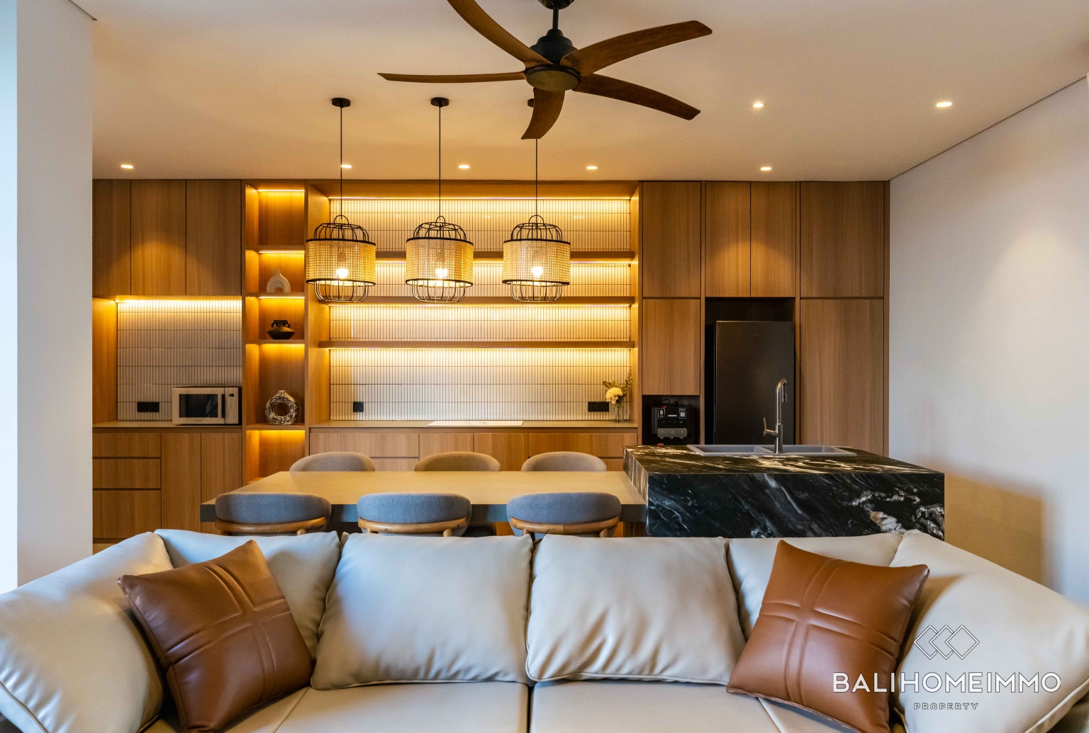 2-BEDROOM APARTMENT FOR RENT IN THE HEART OF BERAWA view 5