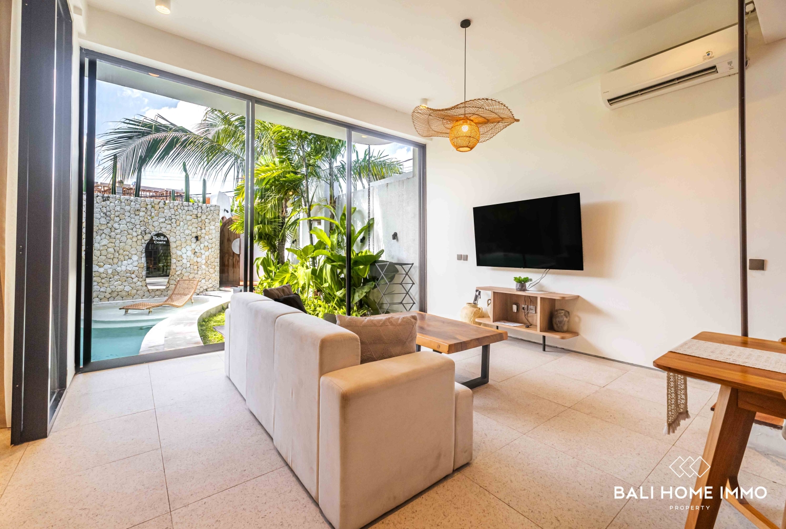 Villa moderne de 2 chambres à vendre à Bali Pererenan côté nord view 2