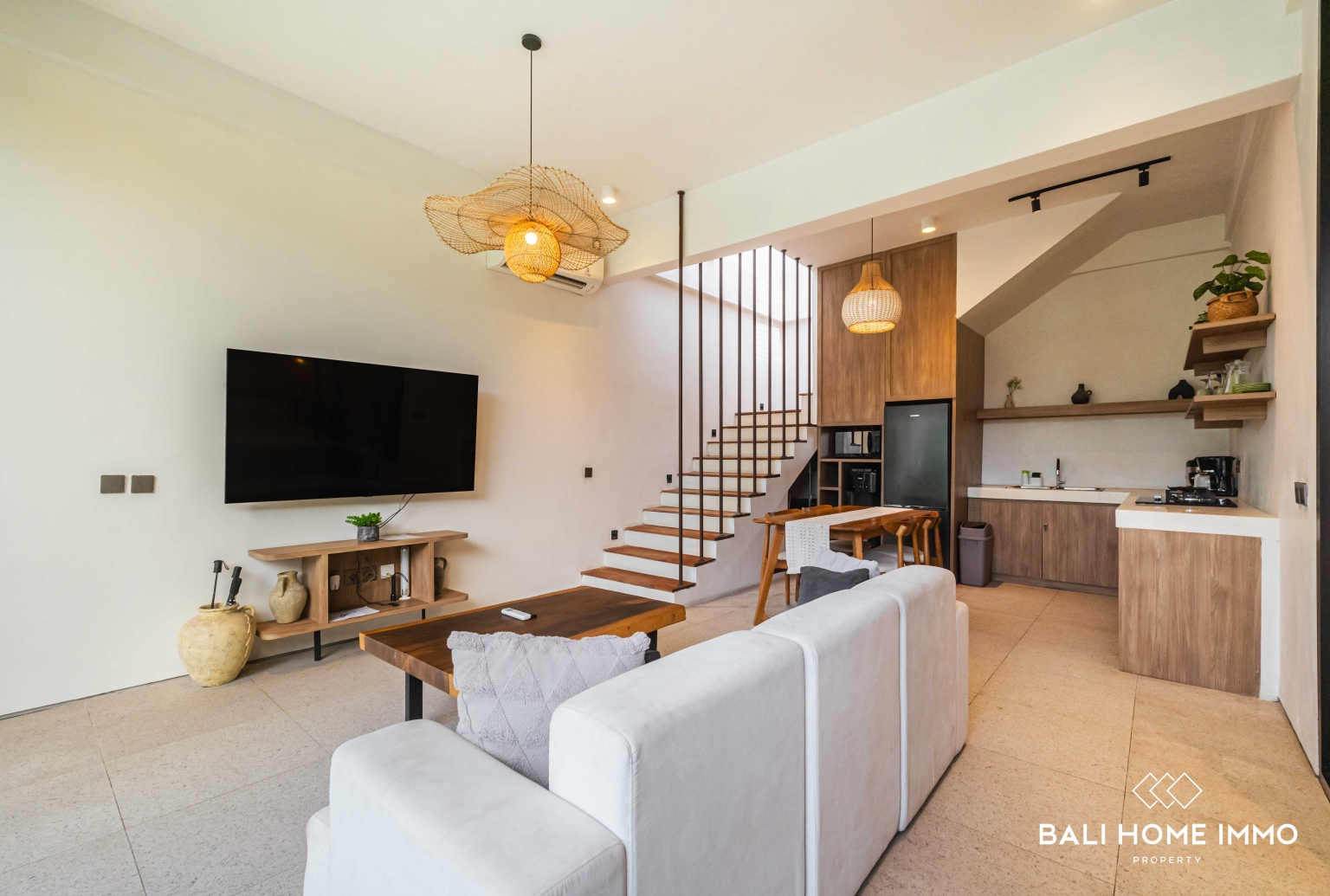 Villa moderne de 2 chambres à vendre à Bali Pererenan côté nord view 7