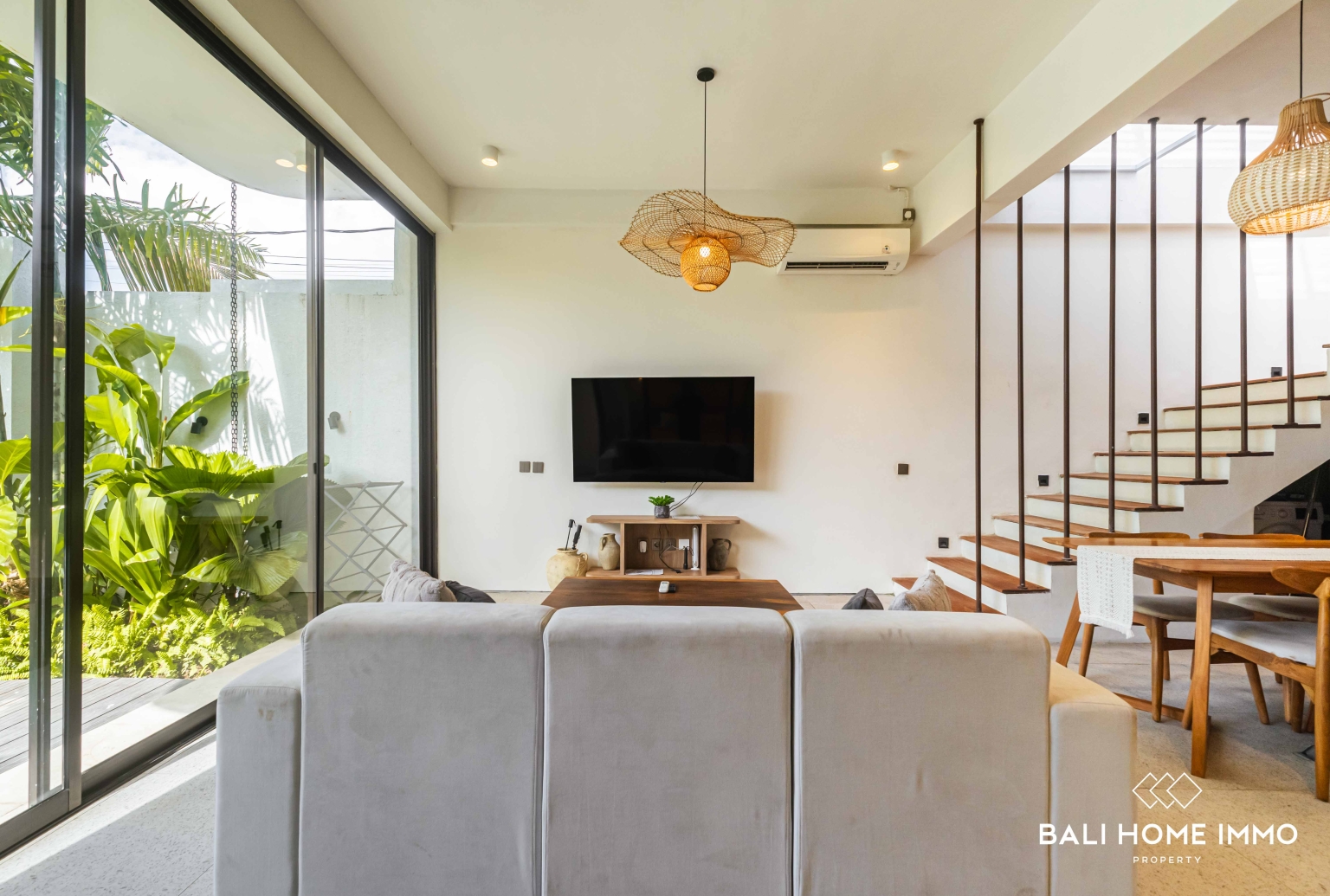 Villa moderne de 2 chambres à vendre à Bali Pererenan côté nord view 6