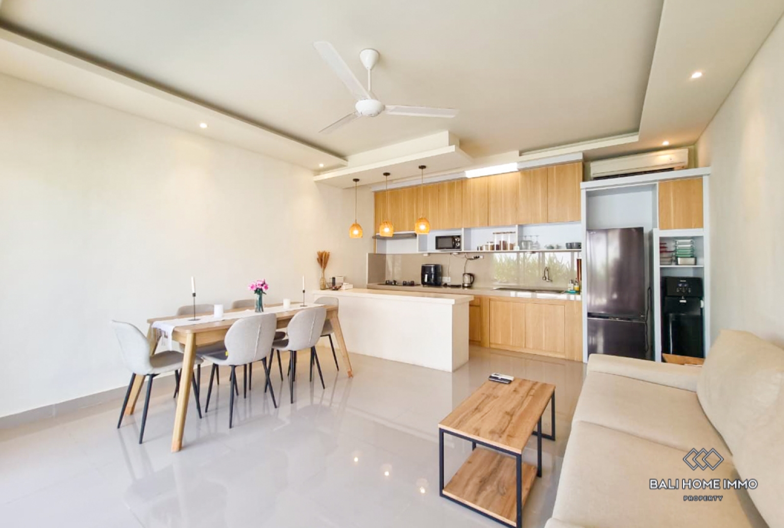 2 Bedroom Villa for Monthly Rental in Bali Canggu Residential Side view 3