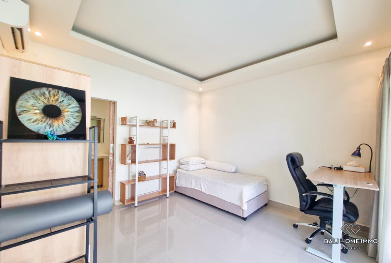 2 Bedroom Villa for Monthly Rental in Bali Canggu Residential Side view 10