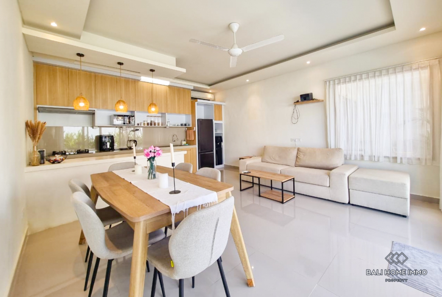 2 Bedroom Villa for Monthly Rental in Bali Canggu Residential Side view 4