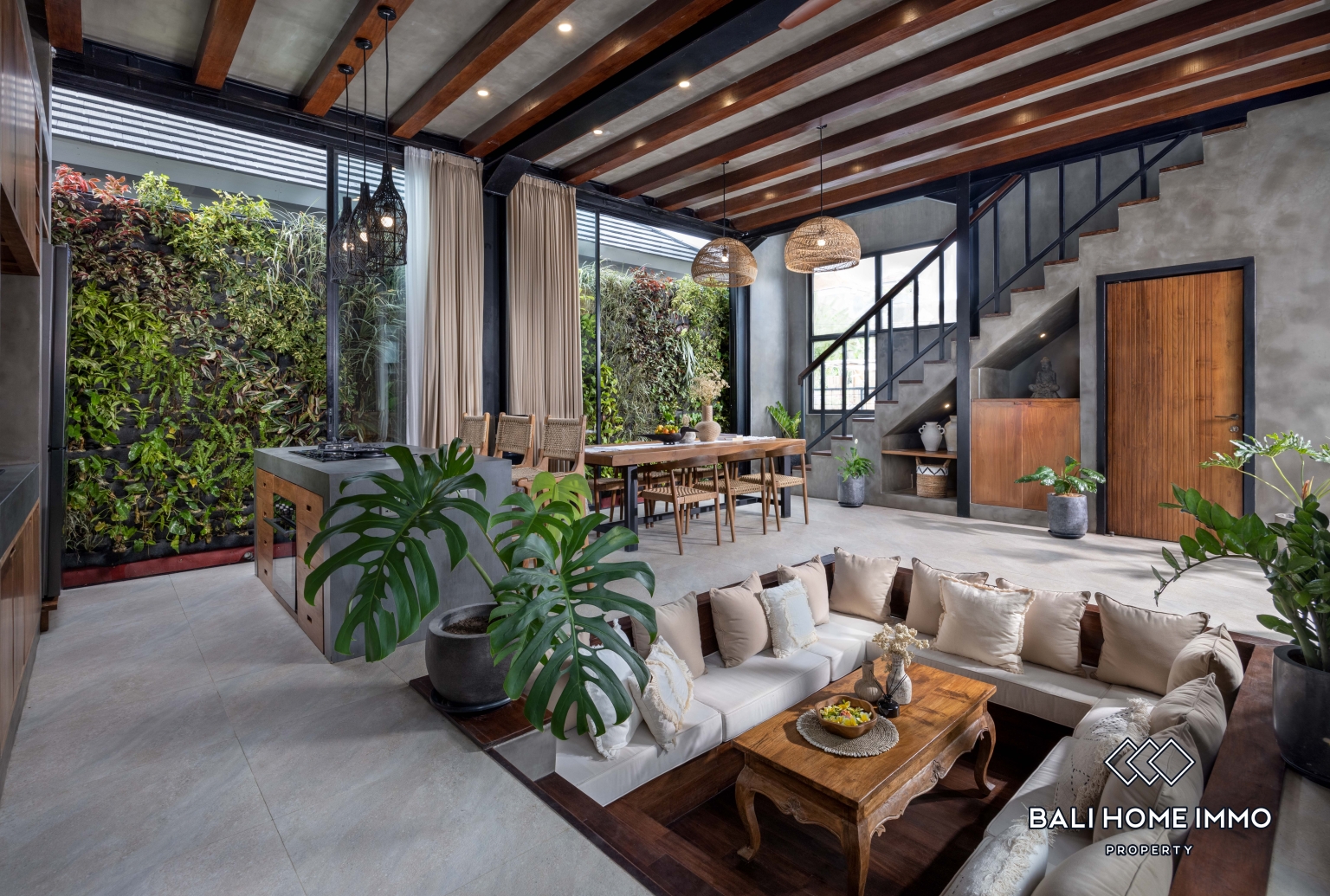 2 Bedroom Villa for Rent in Canggu Residential Side view 3