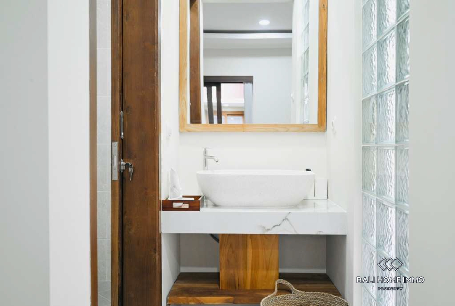 2 Bedroom Villa for Rent in Canggu Residential Side view 13
