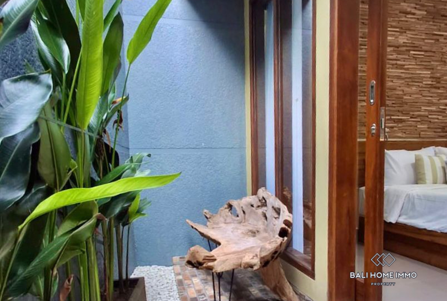 2 Bedroom Villa for Rent in Canggu Residential Side view 16