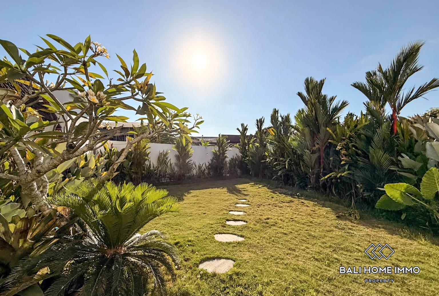 2 Bedroom Villa for Rent in Pererenan North Side view 16