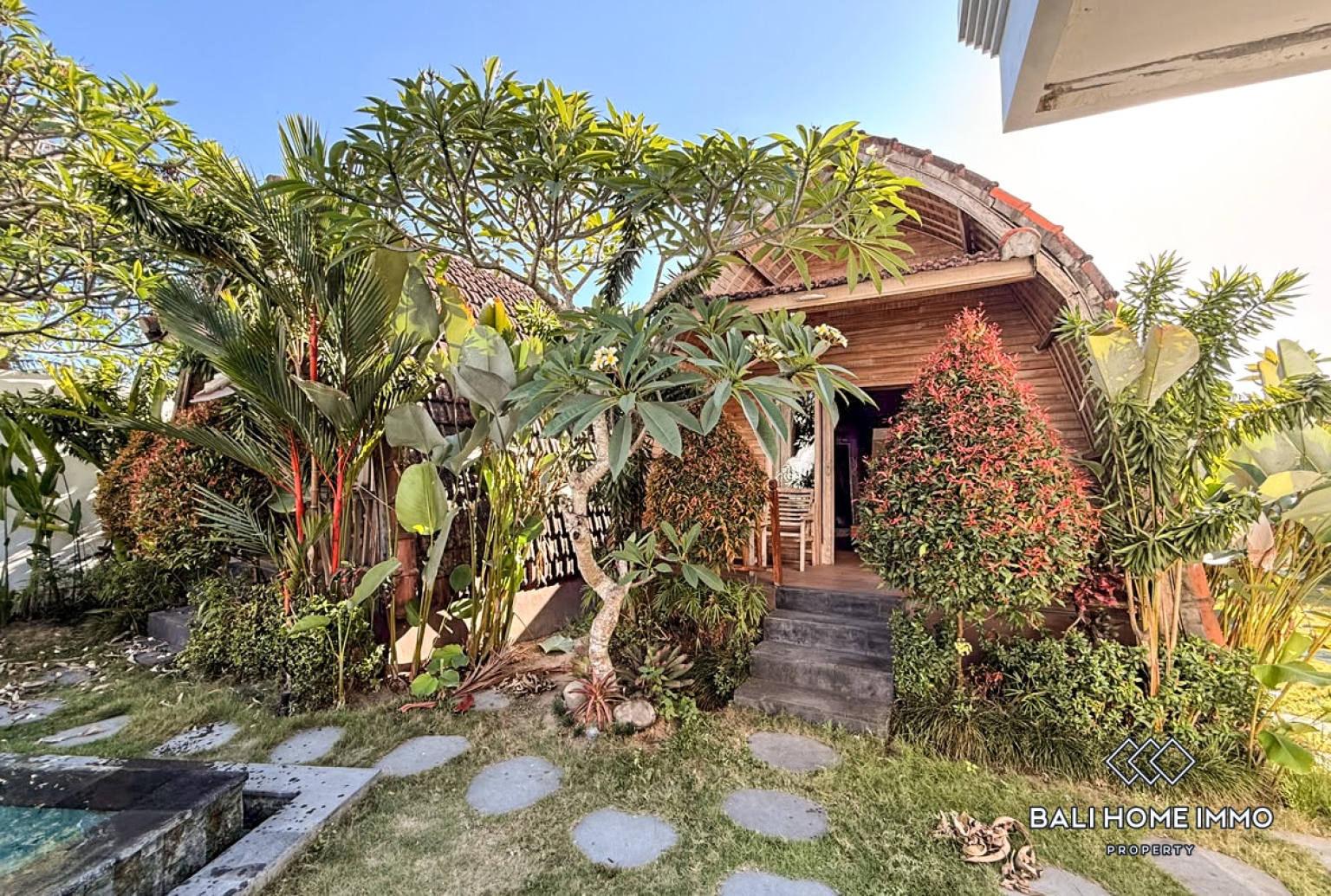 2 Bedroom Villa for Rent in Pererenan North Side view 7