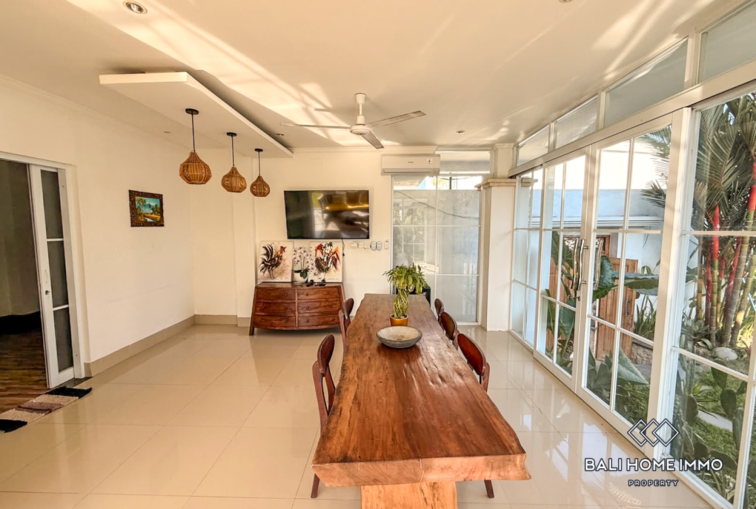 2 Bedroom Villa for Rent in Pererenan North Side view 5
