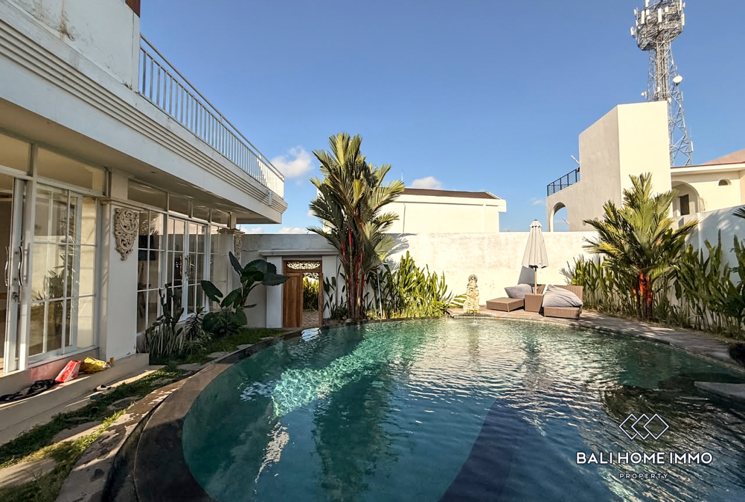 2 Bedroom Villa for Rent in Pererenan North Side view 18