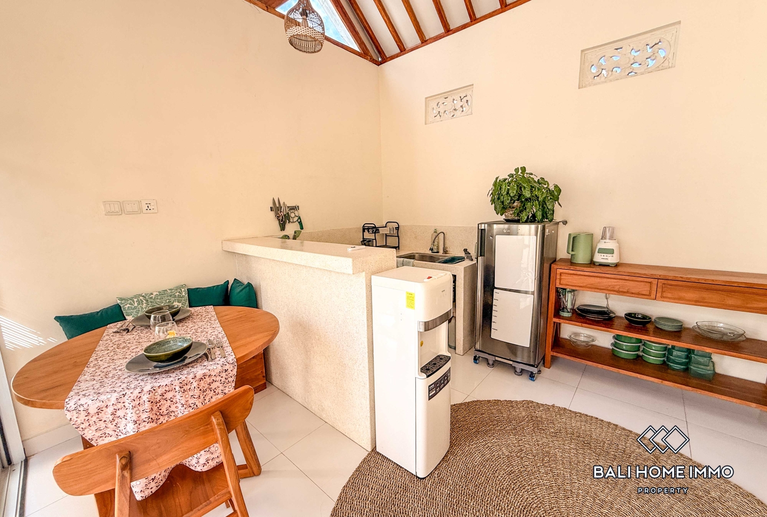 2 Bedroom Villa For Rent in Pererenan Beachside view 3