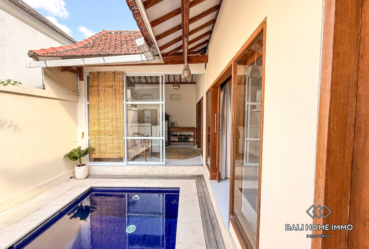 2 Bedroom Villa For Rent in Pererenan Beachside view 2