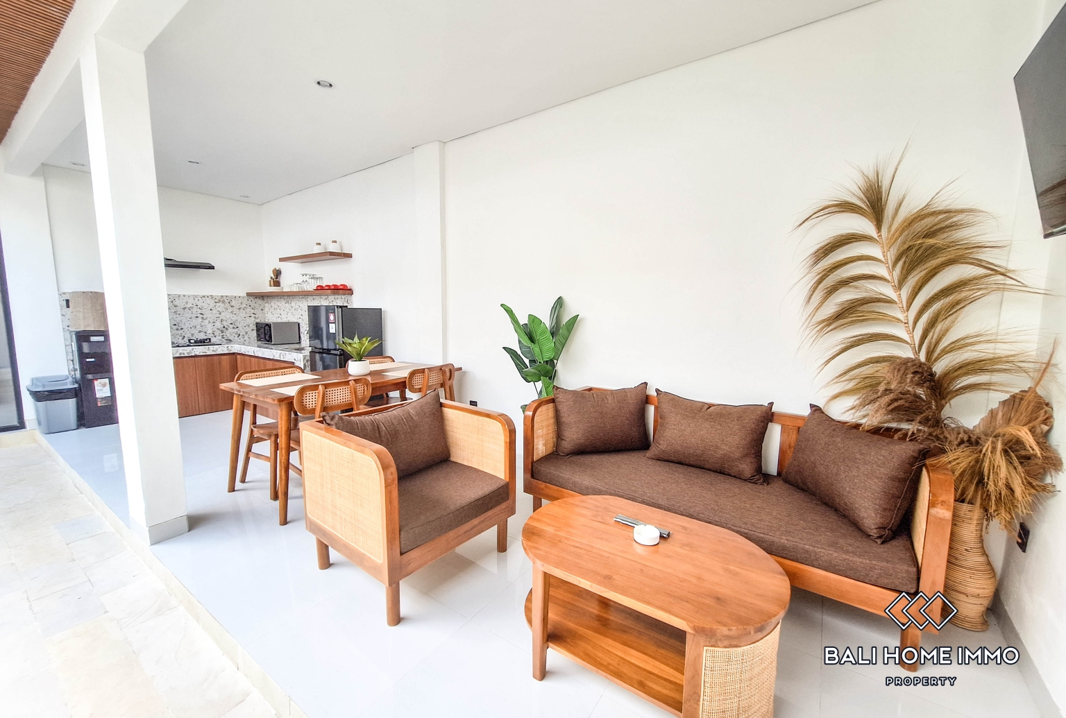 2 Bedroom Villa for Rent in Pererenan Northside view 3