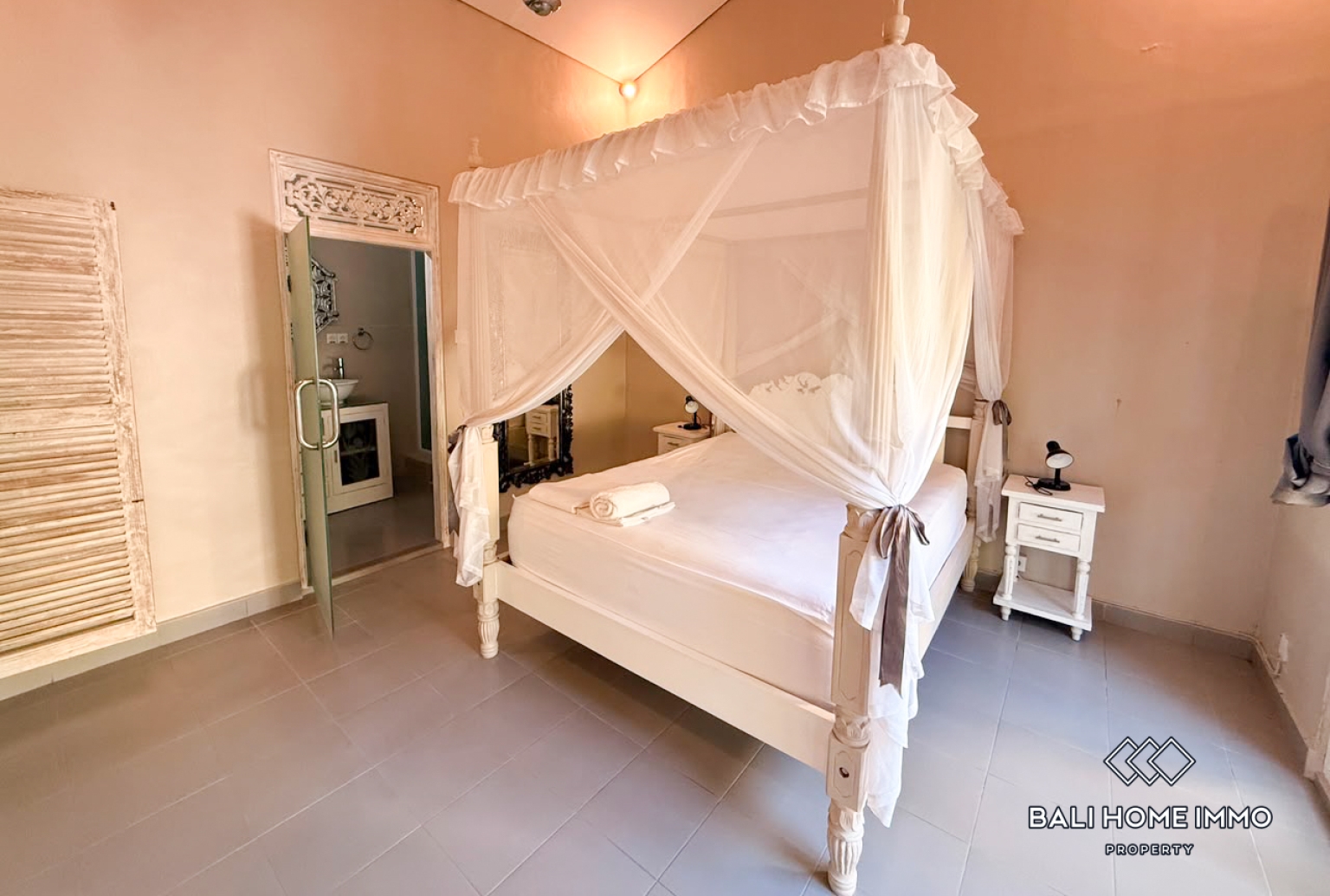 2  Bedroom Villa For Rent in Seminyak Oberoi view 7