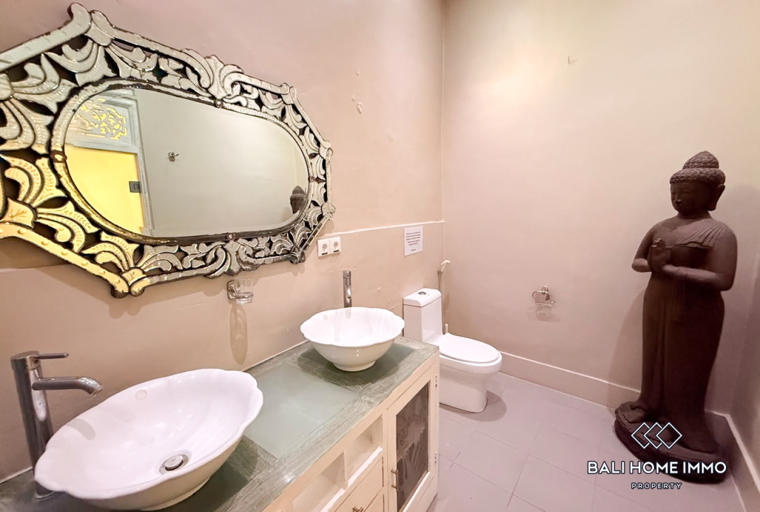 2  Bedroom Villa For Rent in Seminyak Oberoi view 9