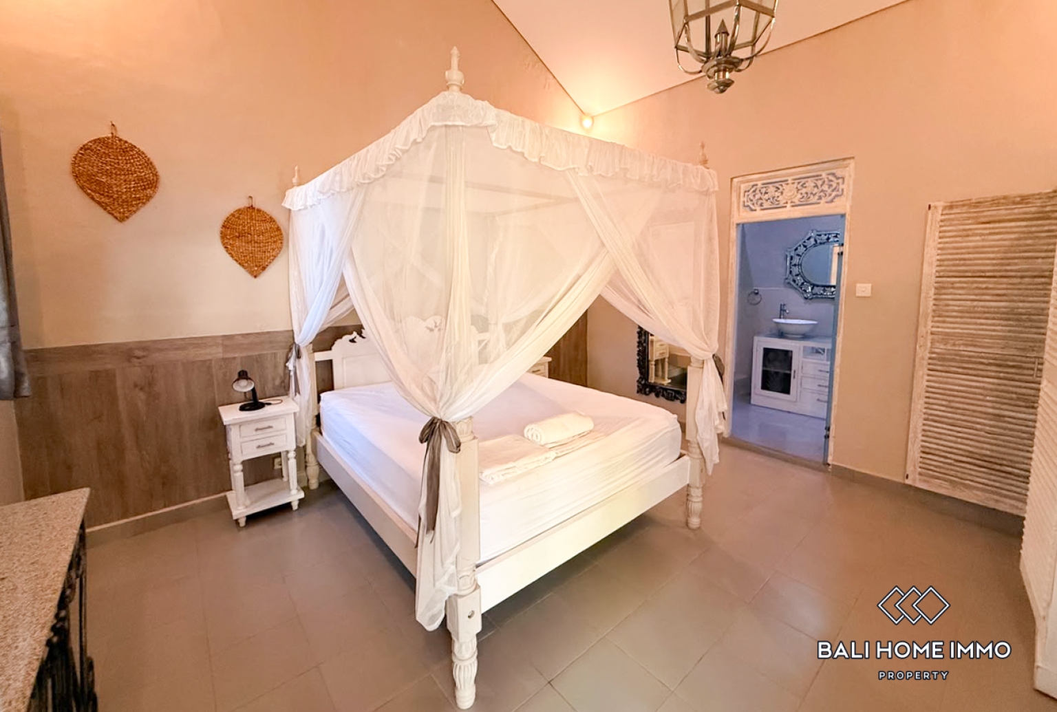 2  Bedroom Villa For Rent in Seminyak Oberoi view 6