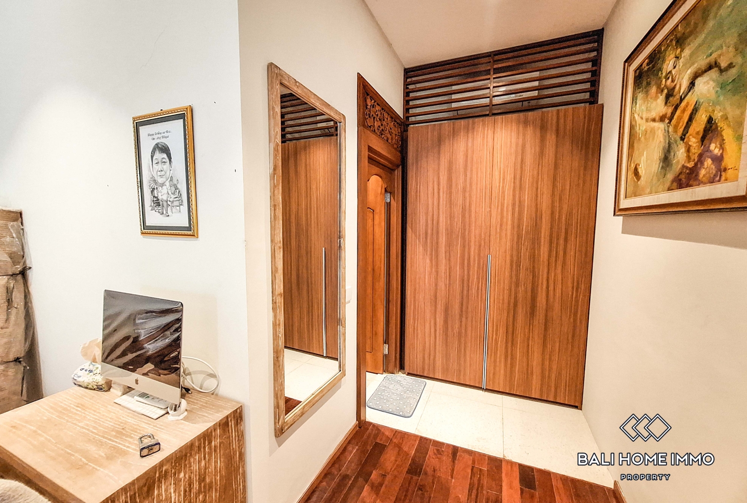 2 Bedroom Villa for Rent in Seminyak Residential Side view 10