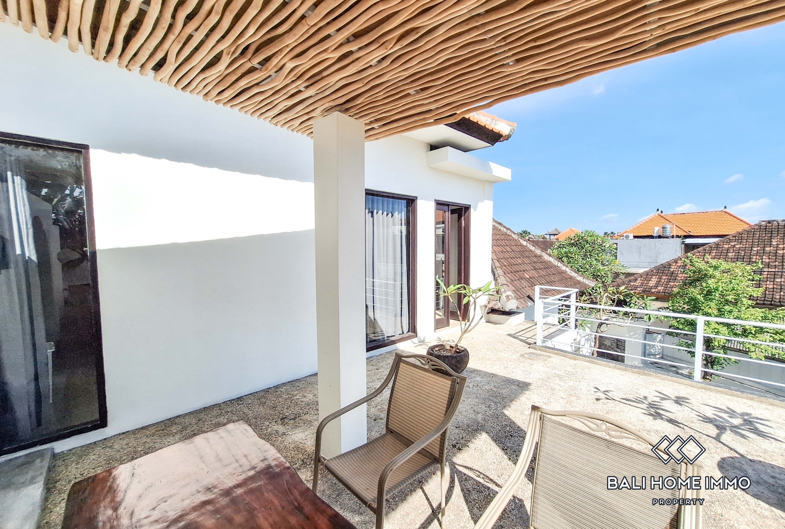 2 Bedroom Villa for Rent in Seminyak Residential Side view 10