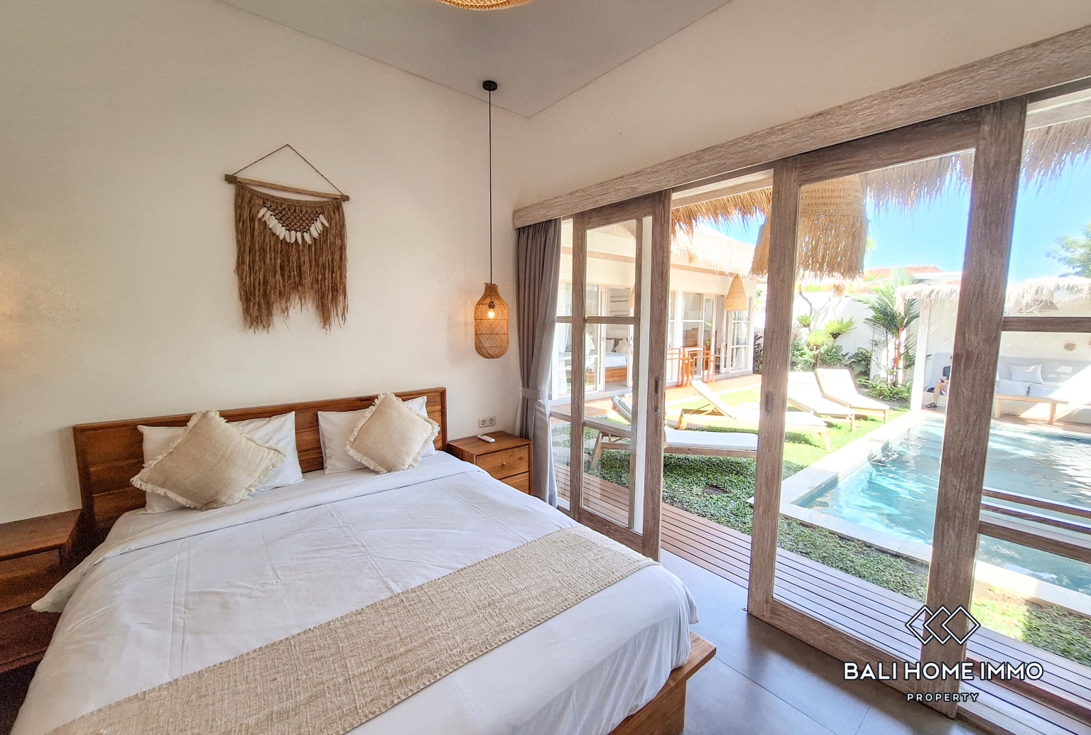 2 Bedroom Villa for Rent in Seminyak Residential Side view 7