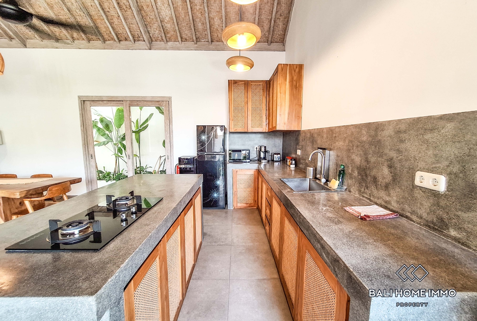 2 Bedroom Villa for Rent in Seminyak Residential Side view 5