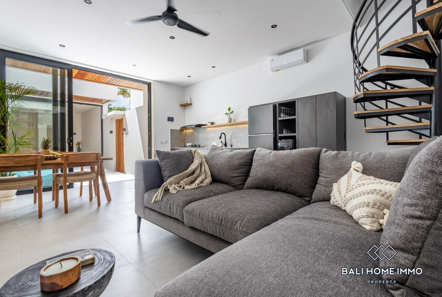 2 Bedroom Villa for Sale Pererenan Northside view 3