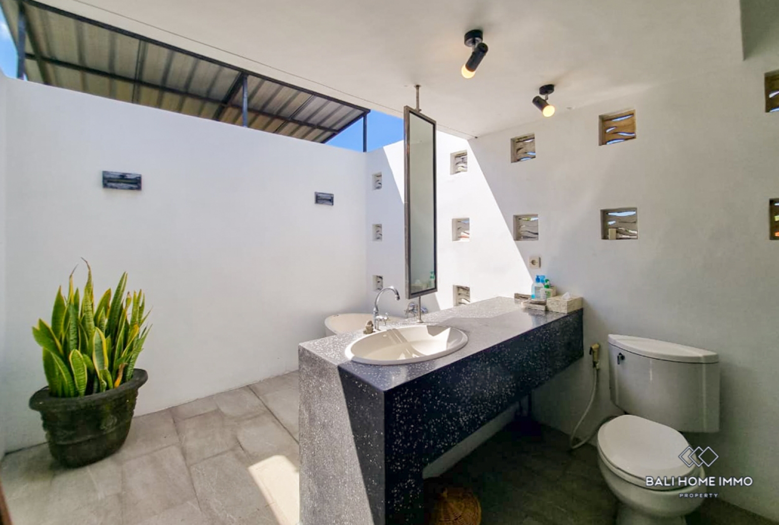 2 Bedroom Villa for Sale Freehold in Bali Umalas view 17