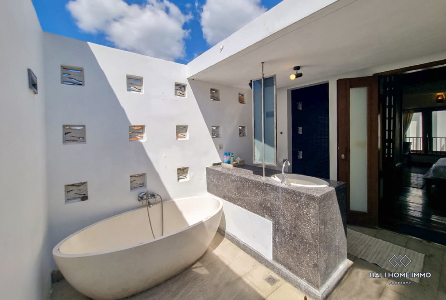 2 Bedroom Villa for Sale Freehold in Bali Umalas view 18