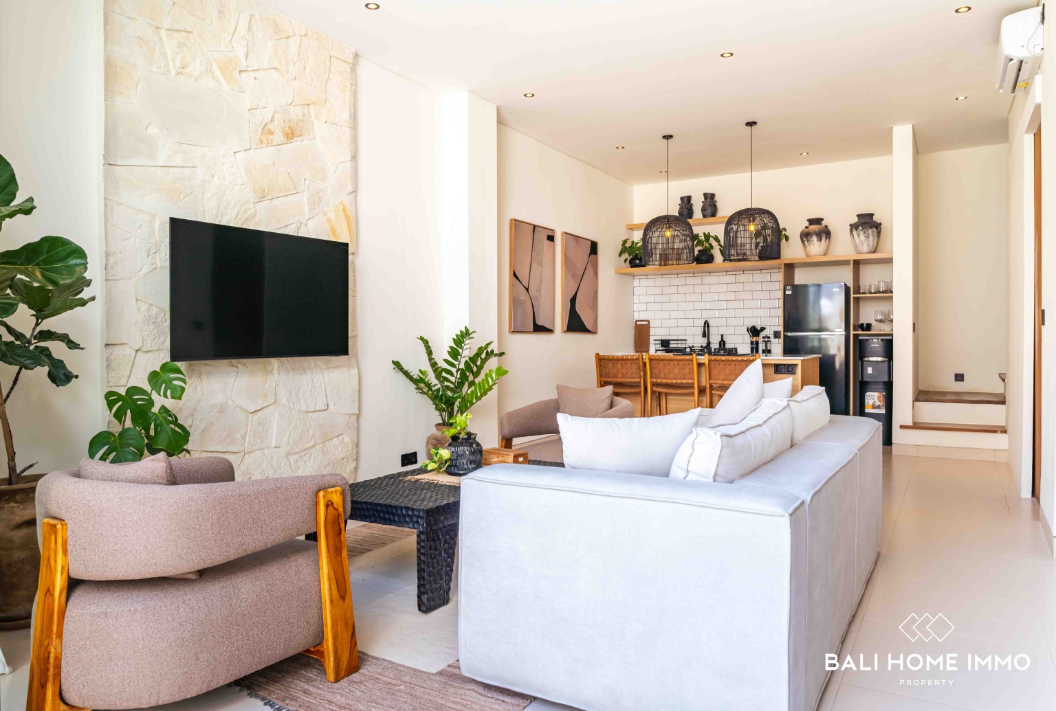 2 bedroom villa for sale in Canggu Batu Bolong view 4