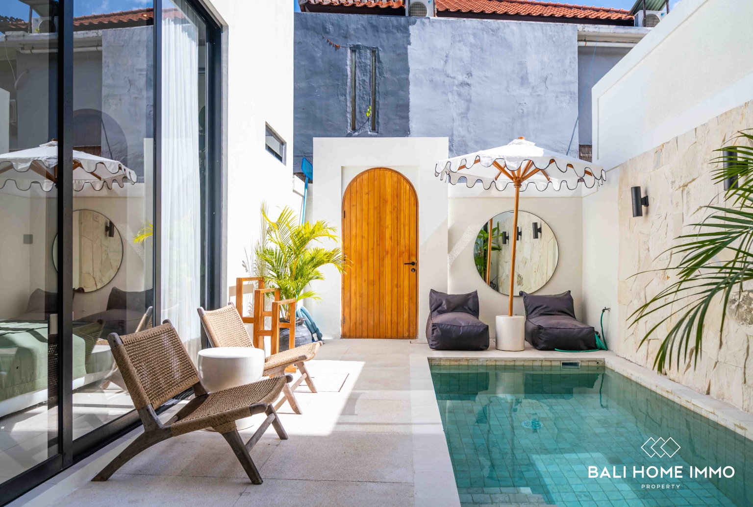 2 bedroom villa for sale in Canggu Batu Bolong view 2