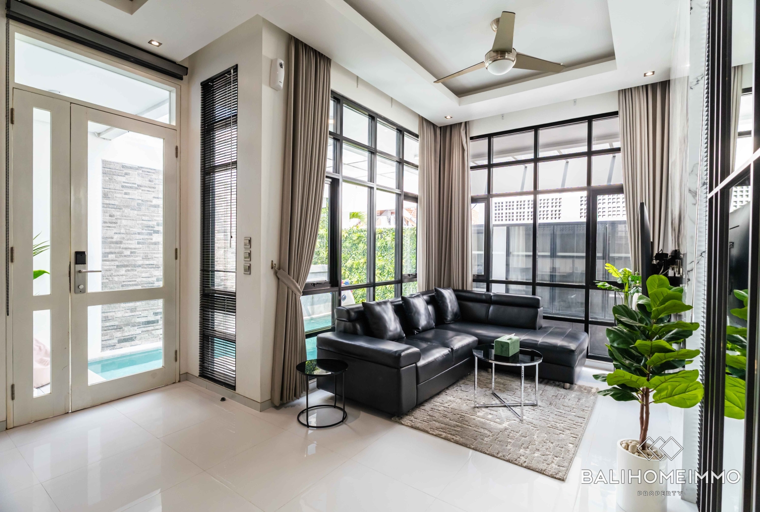 Villa de 2 chambres à vendre dans le quartier huppé de Petitenget, Bali view 3