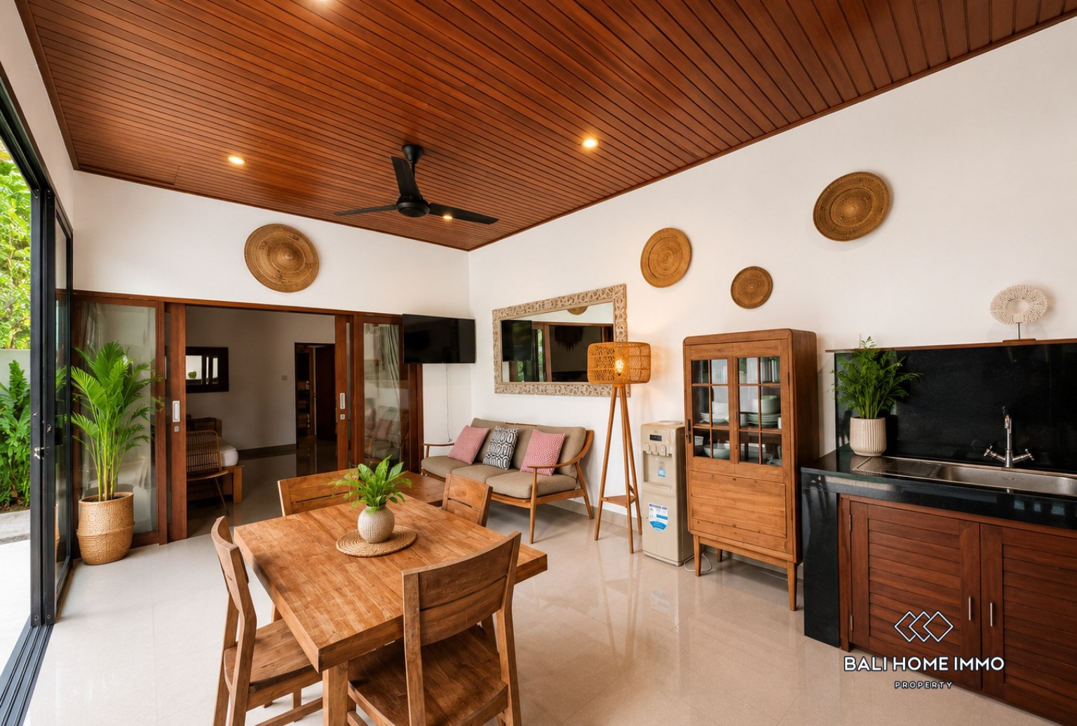 2 Bedroom Villa For Yearly Rental in Umalas view 3