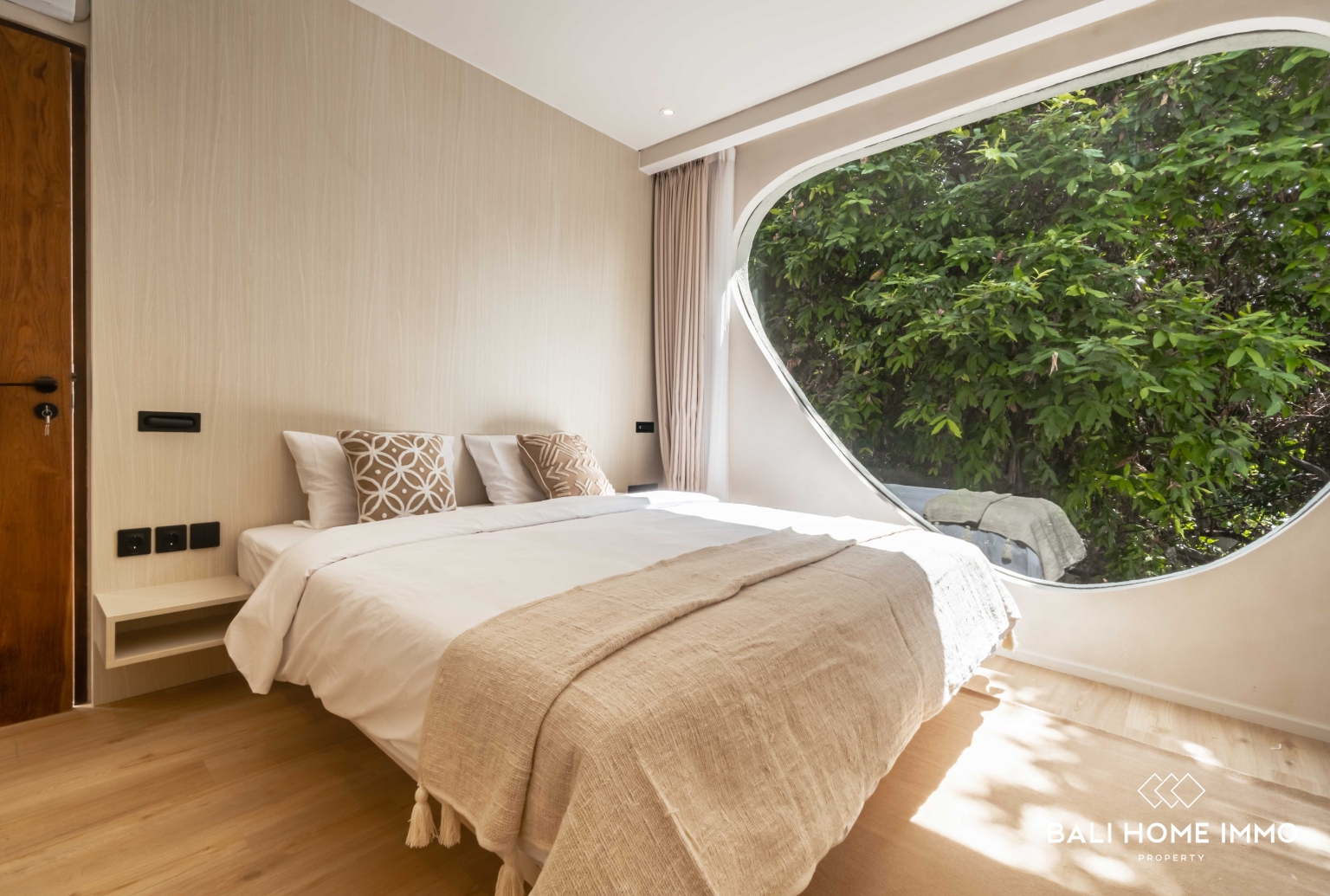 2 BEDROOM VILLA WITH RICEFIELD VIEW + AN OFFICE FOR RENT IN BALI PERERENAN view 7