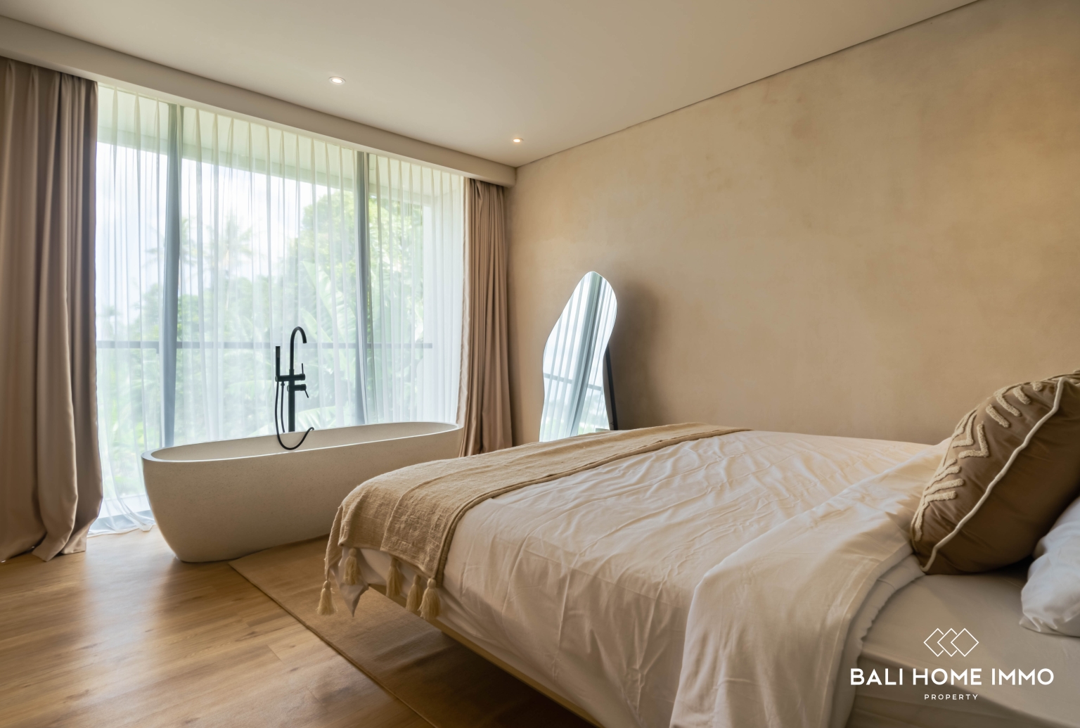 2 BEDROOM VILLA WITH RICEFIELD VIEW + AN OFFICE FOR RENT IN BALI PERERENAN view 10