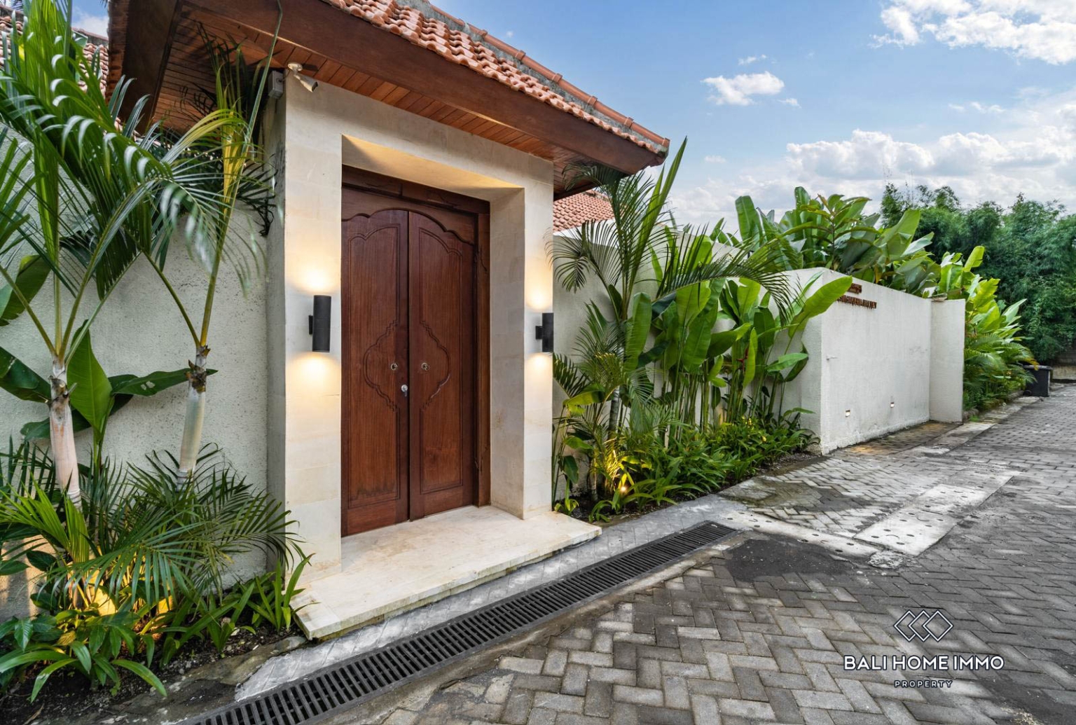 2 Bedrooms Modern Villa with Jungle view for sale in, Singakerta Ubud view 24