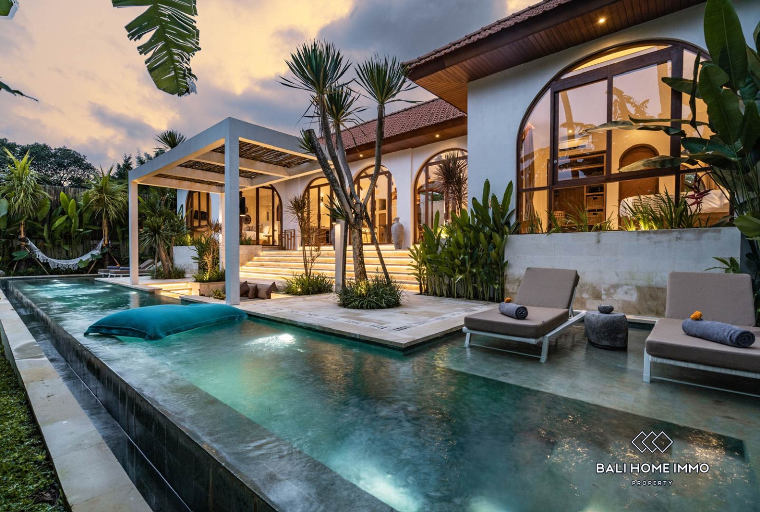 2 Bedrooms Modern Villa with Jungle view for sale in, Singakerta Ubud view 22
