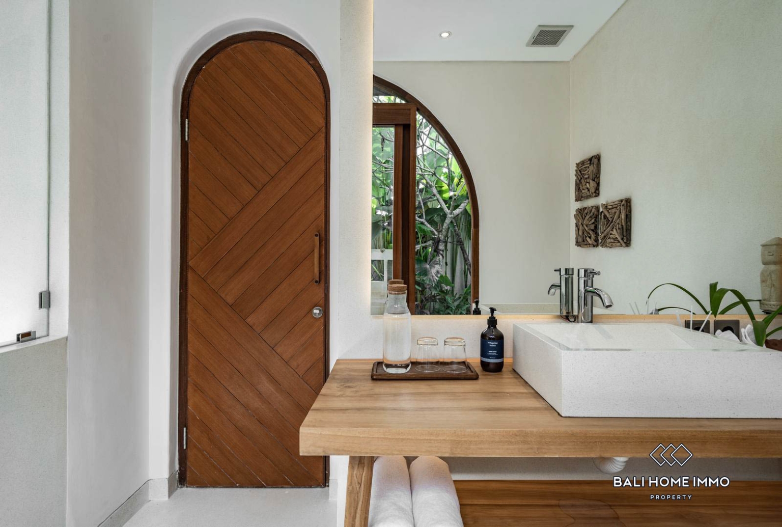 2 Bedrooms Modern Villa with Jungle view for sale in, Singakerta Ubud view 12